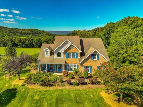 63 Long Rd, Lenhartsville, PA, 19534-9405 | Card Image