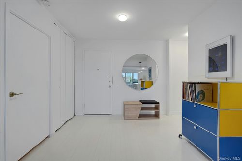 apt-7b-300 Martine Ave, White Plains, NY, 10601-3473 | Card Image