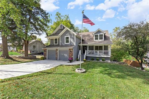 8906 Millstone Dr, Lenexa, KS, 66220-2552 | Card Image