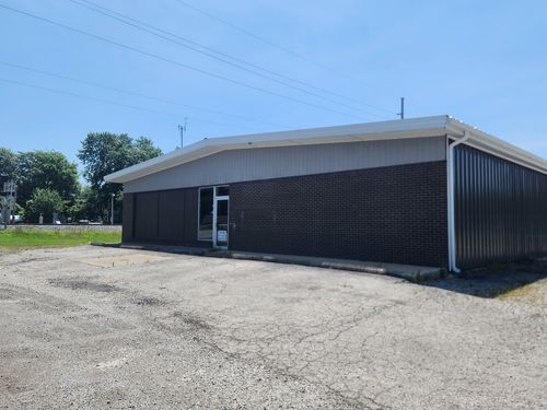 1 W Franklin St, Du Quoin, IL, 62832-1834 | Card Image