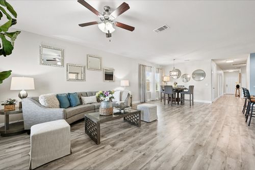 352 Westminster Dr, Kyle, TX, 78640-6559 | Card Image