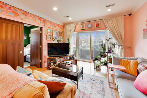 apt-1-2000 W Greenleaf Ave, Chicago, IL, 60645-3589 | Card Image