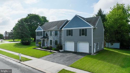 2461 Impala Dr, Ronks, PA, 17572-9626 | Card Image