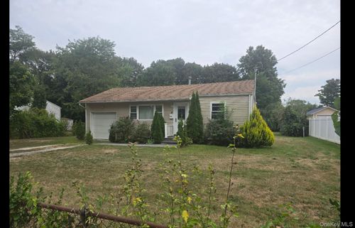 4 Patton St, Brentwood, NY, 11717-3311 | Card Image