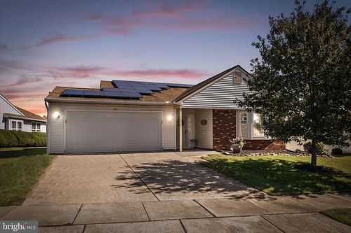 21 Horseshoe Ln N, Columbus, NJ, 08022-1057 | Card Image