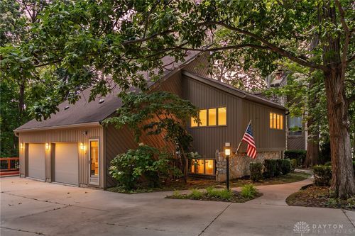 1055 Wilderness Blf, Tipp City, OH, 45371-9221 | Card Image