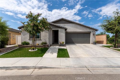 1621 Easton Ln, Beaumont, CA, 92223-3368 | Card Image