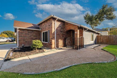 10137 Chapel Ridge Dr, Fort Worth, TX, 76116-1291 | Card Image