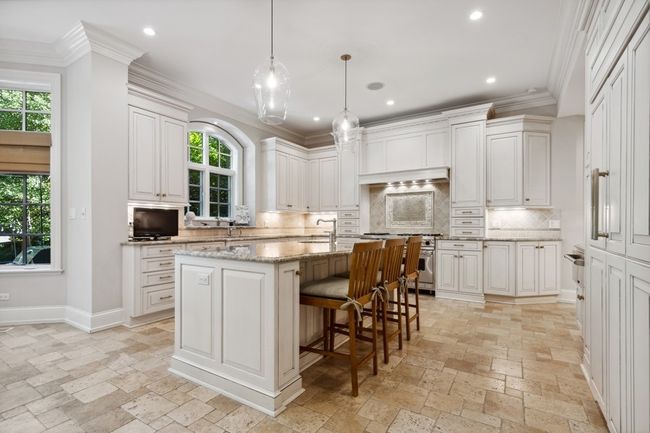 2239 Sheridan Rd, Home with 4 bedrooms, 8 bathrooms and null parking in Highland Park IL | Image 12