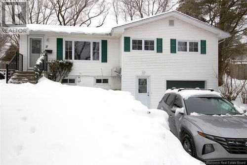 17 Beverly Dr, Saint John, NB, E2J3B1 | Card Image