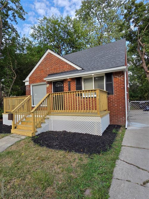 8220 Marlowe St, Detroit, MI, 48228-2430 | Card Image