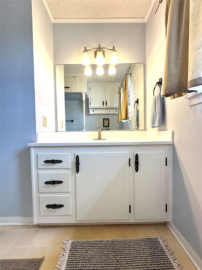 500 Apache Trl, House other with 3 bedrooms, 3 bathrooms and null parking in Comanche TX | Image 32