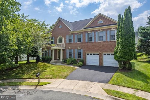 10604 Maplecrest Ln, Potomac, MD, 20854-6339 | Card Image