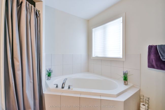 212 Maplewood Dr, House other with 3 bedrooms, 3 bathrooms and 4 parking in Angus ON | Image 28