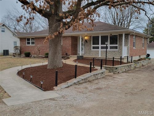 2113 S Main St, Dupo, IL, 62239-1905 | Card Image