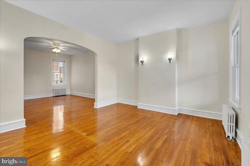 737 S Harrison St, WILMINGTON, DE, 19805-4334 | Card Image