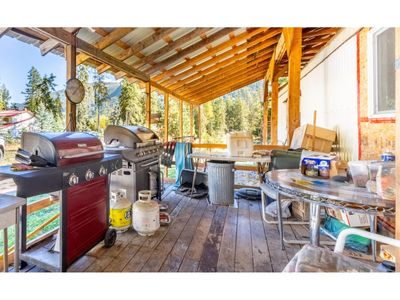 4717 Goat River North Rd, House other with 2 bedrooms, 2 bathrooms and 3 parking in Arrow Creek BC | Image 3