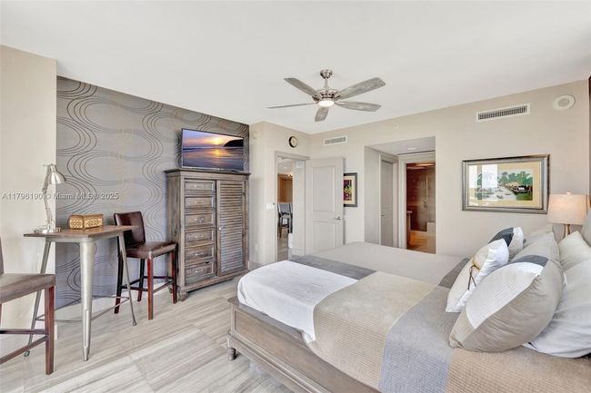 APT-514 - 1 N Ocean Blvd, Condo with 2 bedrooms, 2 bathrooms and null parking in Pompano Beach FL | Image 21