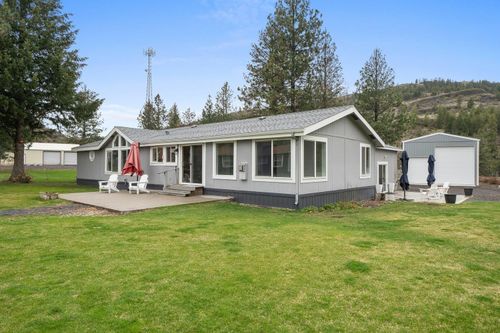25542 Shortcut Pl E, Creston, WA, 99147-8521 | Card Image