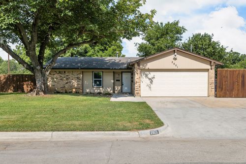 2801 Rosebud Lane, Richland Hills, TX, 76118 | Card Image