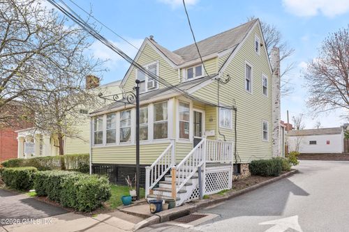 32 Sherwood Pl, Greenwich, CT, 06830-5638 | Card Image