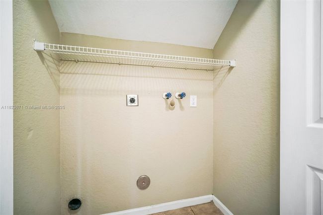 8995 Sw 213 Th St, House other with 4 bedrooms, 3 bathrooms and null parking in Cutler Bay FL | Image 21