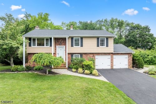 39 Fox Chase Run, Hillsborough, NJ, 08844-2134 | Card Image