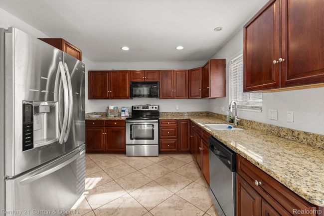 20740 Marter Rd, House other with 4 bedrooms, 3 bathrooms and null parking in Grosse Pointe Woods MI | Image 6