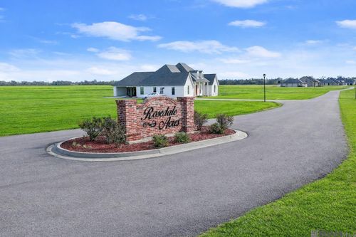 402 Harvest Ln, Port Allen, LA, 70767-4679 | Card Image