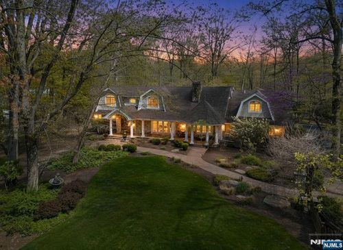 8 White Pine Rd, Upper Saddle River, NJ, 07458-2222 | Card Image