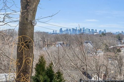 31 Temple St, Melrose, MA, 02176-5617 | Card Image