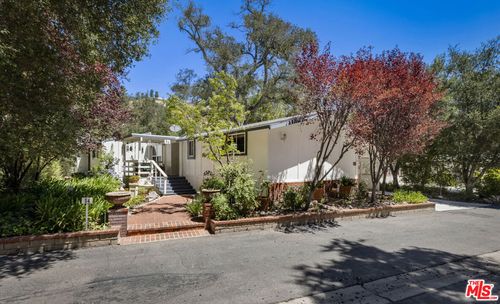 54 Robin Hood Pl, Westlake Village, CA, 91361-4809 | Card Image