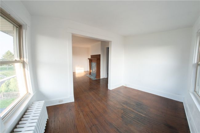 Floor 2 Sunroom | Image 13