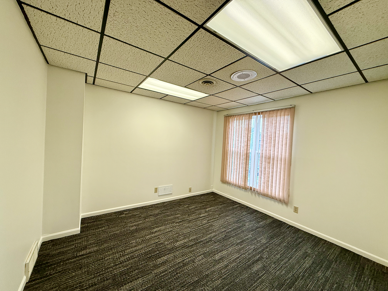 Commercial Lease in Forest Lake 5