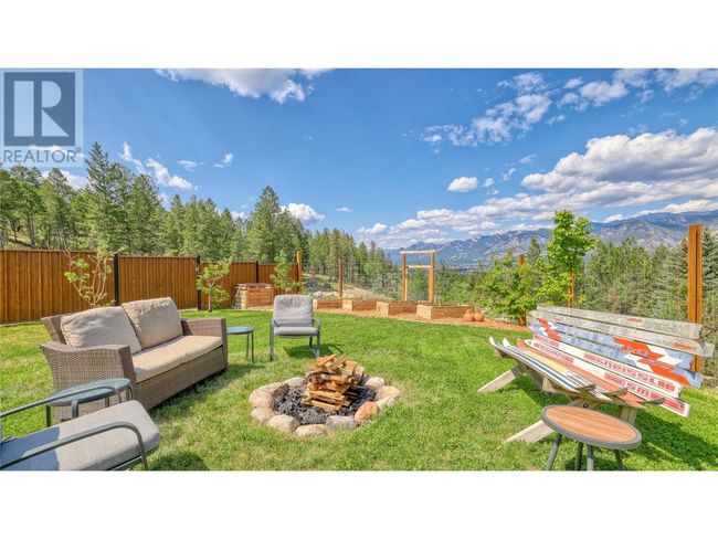 1910 Pineridge Dr, House other with 5 bedrooms, 3 bathrooms and 23 parking in Invermere BC | Image 4