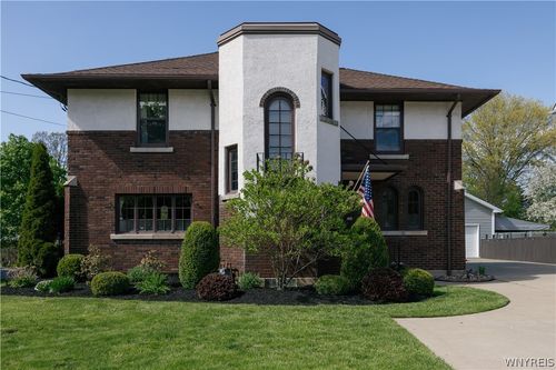 942 Harrison Ave, Niagara Falls, NY, 14305-1107 | Card Image