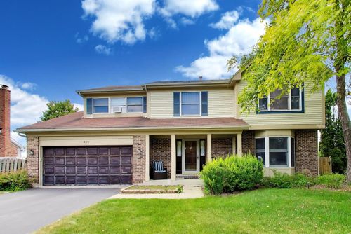 320 Yorkshire Dr, Mundelein, IL, 60060-4512 | Card Image