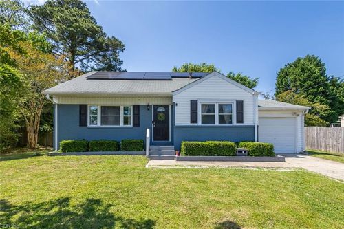 208 Doctor Dr, Virginia Beach, VA, 23452-6704 | Card Image
