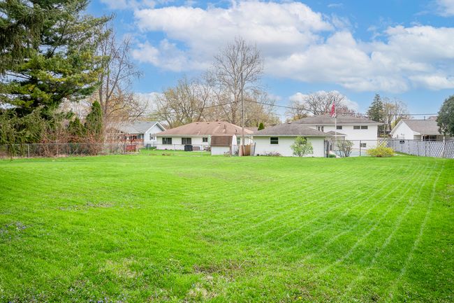 207 Muehl Dr, House other with 5 bedrooms, 2 bathrooms and 2 parking in Lockport IL | Image 24