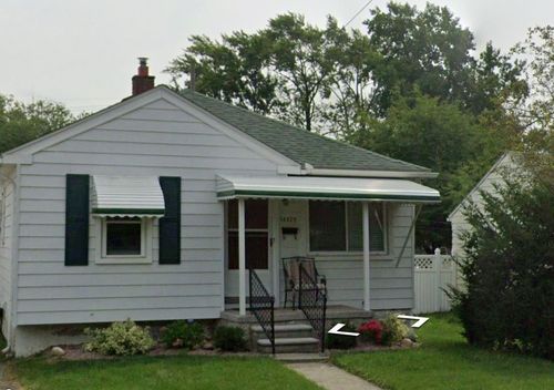 14375 Agnes St, Southgate, MI, 48195-1943 | Card Image