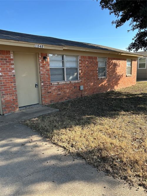 1848 Coral Rd, Azle, TX, 76020-4767 | Card Image