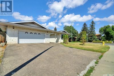 4822 Queen St, House other with 4 bedrooms, 3 bathrooms and null parking in Regina SK | Image 2