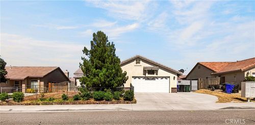 13221 Cypress Ave, Victorville, CA, 92395 | Card Image