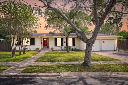 617 Grant Place, Corpus Christi, TX, 78411 | Card Image