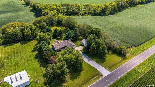 8484 Waynesville Rd, Wapella, IL, 61777-2644 | Card Image