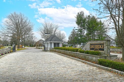 104 Lakebridge Dr N, Kings Park, NY, 11754-3949 | Card Image