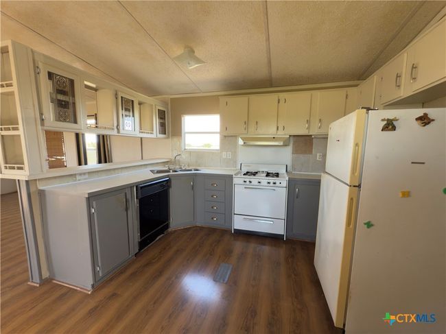 406 Jonah Ln, House other with 2 bedrooms, 2 bathrooms and null parking in Mcgregor TX | Image 14
