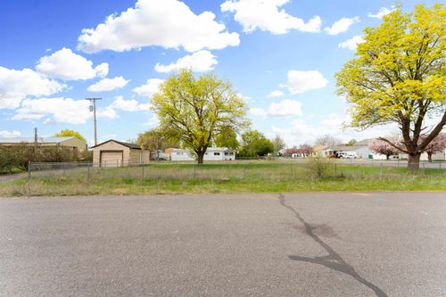 1208 S Loffler St, Airway Heights, WA, 99001-5902 | Card Image