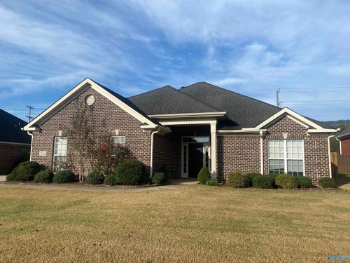 7502 Parktrace Ln Se, Owens Cross Roads, AL, 35763-8812 | Card Image