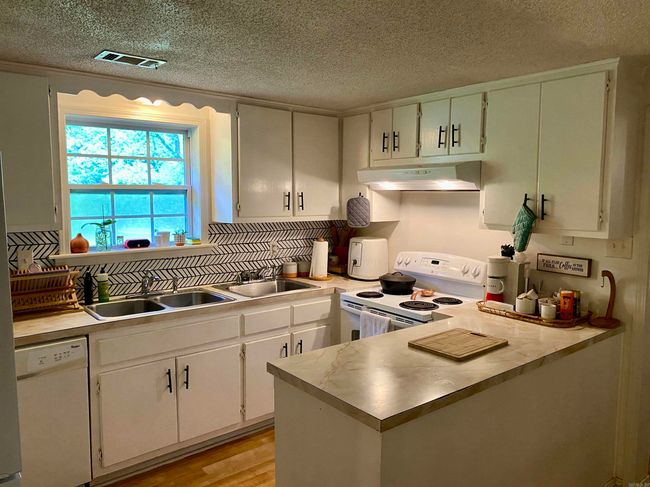 882 S Palmer Rd, House other with 3 bedrooms, 1 bathrooms and null parking in Clarksville AR | Image 4
